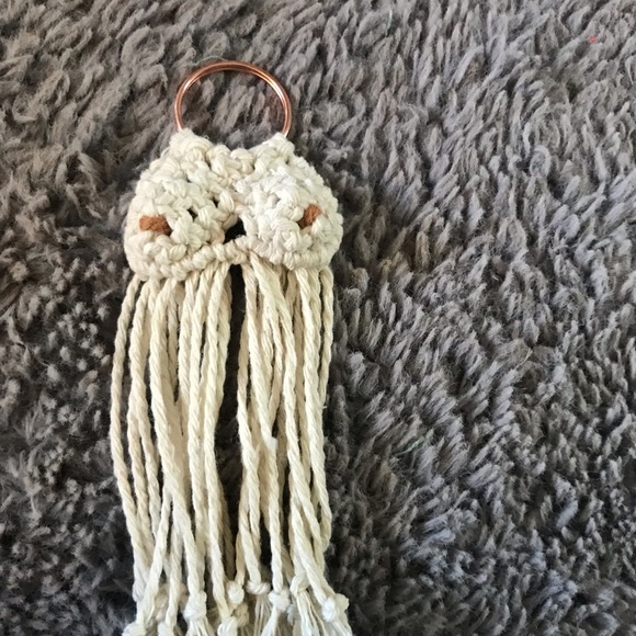 Macrame Boo-Bee Key Chain Handmade - Picture 5 of 6